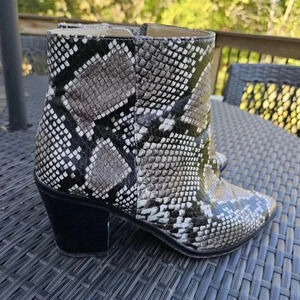 14h & Union Braxen Snake Embossed Block Heel Ankle Boots Women (sz 8.5M)